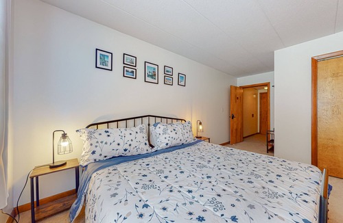 West Dover Hotel | Cozy retreat near slopes
