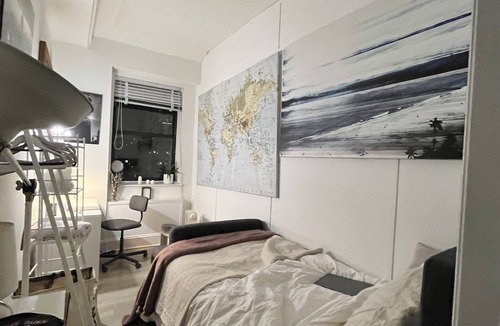 Midtown Apartment | Cozy room in a 3-bedroom apartment in wonderful New York near vibrant city life
