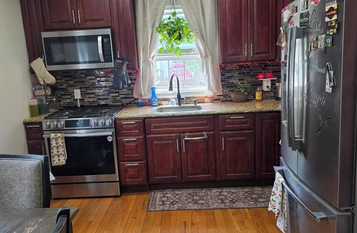Dunwoodie House | Cozy room in a private home Close to New York City 5 minutes from Empire Casino