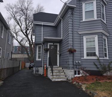 Revere House | Cozy Room in Revere near Beachmont Blue Line Station