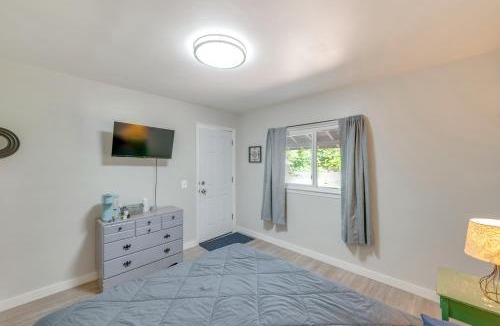 Schroon Lake Apartment | Cozy Room Near Schroon Lake Marina, Town & Beach!