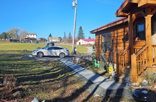 Lakewood Cabin | Cozy Rustic Cabin, 2023 new, Northern Poconos Free air, water, peace and quiet