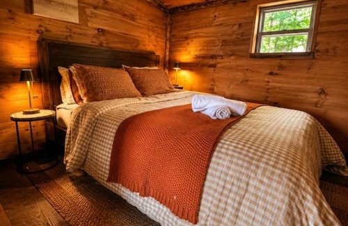 Johnsonville House | Cozy Rustic Cabin with Scenic Views