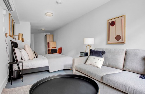 Columbus Apartment | Cozy South End Studio near T, Shops + Dining, by Blueground