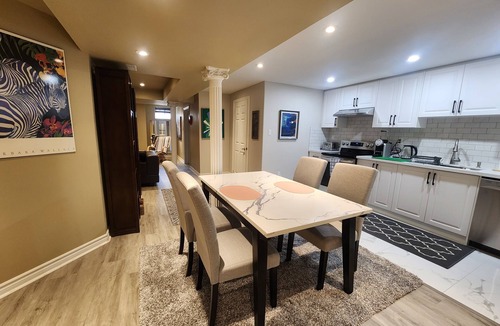 Churchill Meadows House | Cozy & Spacious 1 Bedroom Basement Suite