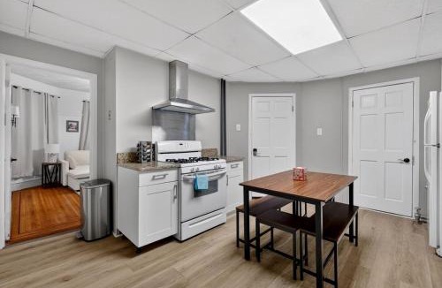 Malden House | Cozy&Spacious 7Br home in Malden w free Parking