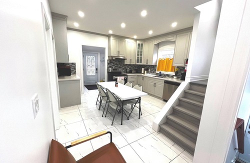 Fallsview House | Cozy, Spacious, Luxury Home - Walk to N Falls - EV Charging Facility - Fits 12