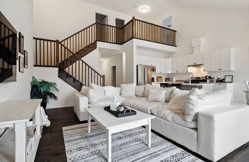 Severn House | Cozy & Spacious Retreat I Sleeps 12 | Beach Ski Golf Hiking BBQ ⭐