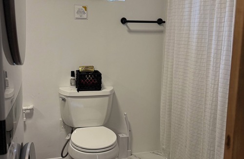 Utica Apartment | Cozy studio apartment in pleasant New Hartford with king bed and huge TV