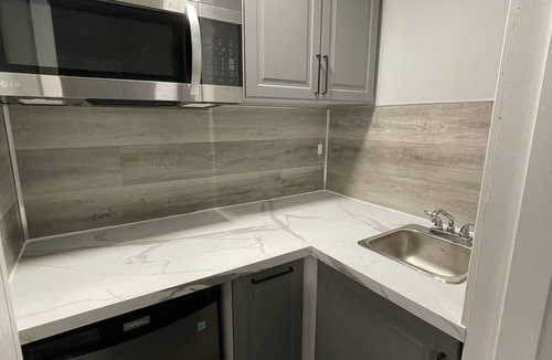 Oshawa Apartment | Cozy studio in the heart of the city