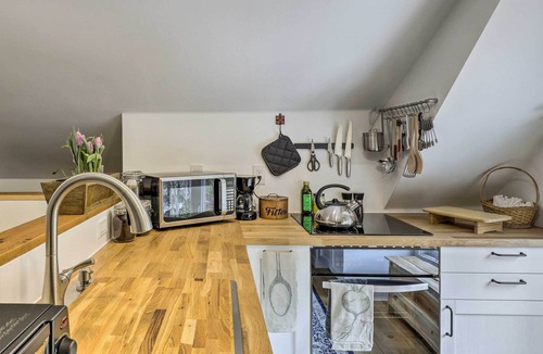 Epsom Apartment | Cozy Studio Near Bear Brook State Park!