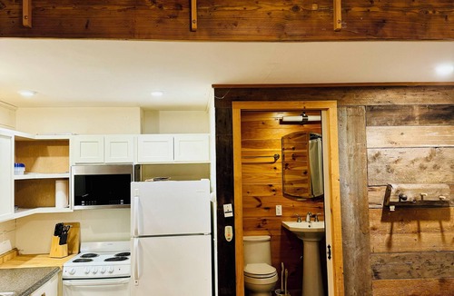 Poultney Apartment | Cozy Studio Retreat in Poultney, VT Ideal for Remote Work or a Serene Getaway
