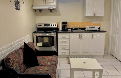 Mavis-Erindale House | Cozy Suite : Heart of Mississauga. Pet Friendly!