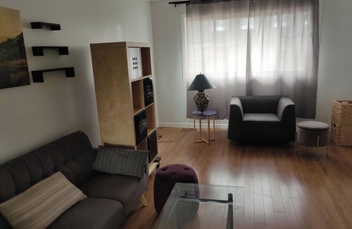 Whitehaven - Queensway Terrace North House | Cozy townhouse 5 mins away from Britannia Beach!