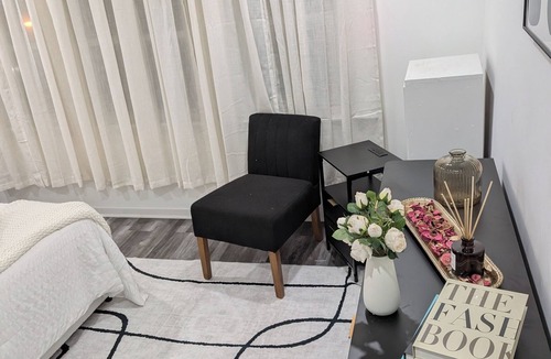 Weequahic Apartment | Cozy two bedroom penthouse apartment minutes away from EWR Airport