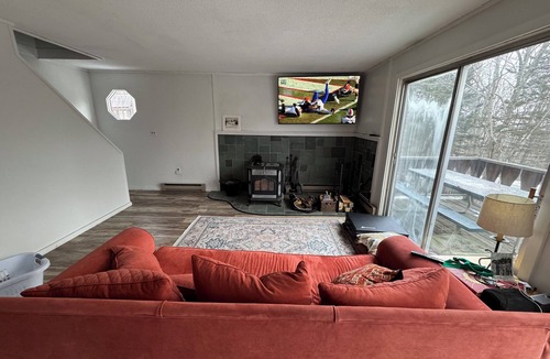 Wilmington House | Cozy Vermont Ski Home - Spacious, Updated & Family-Friendly