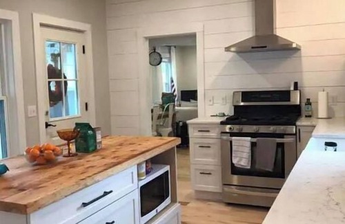 Stowe Cottage | Cozy Village Cottage - Walk to Village/Bike Path