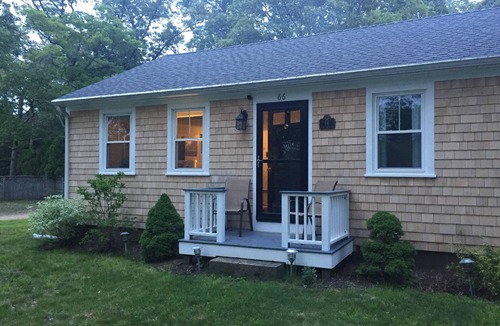 Tisbury House | 🚲 Cozy Vineyard Haven Home🌼