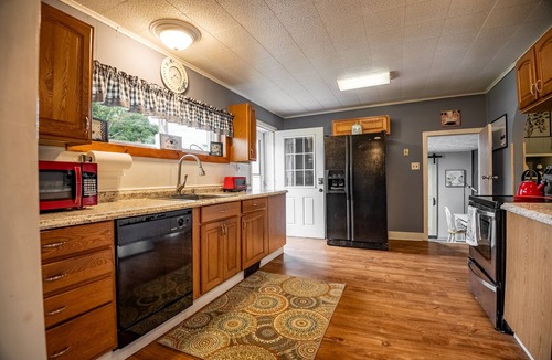 Branchton House | Cozy Volant Ranch With Lakeview