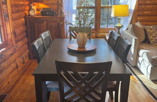 Stratton Mountain Cabin | Cozy VT Retreat 5 Minutes from Stratton - Ski, Swim, Escape