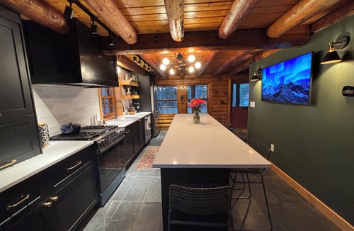 Stratton Mountain Cabin | Cozy VT Retreat 5 Minutes from Stratton - Ski, Swim, Escape
