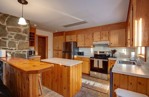 Wardsboro House | Cozy VT Retreat Minutes to Mt Snow & Stratton