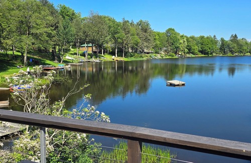 Deposit House | Cozy Waterfront Cottage- Hot tub, Private Dock & Views.