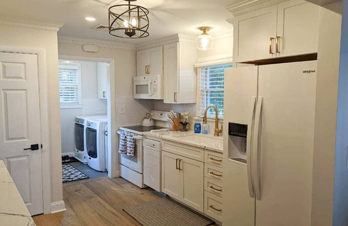 Portsmouth Cottage | Cozy Waterfront Home In Portsmouth