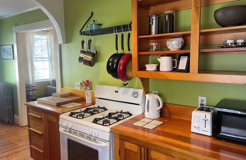 West End Apartment | Cozy West End apartment