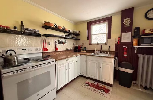 Saranac Lake Apartment | Cozy Woodsview Getaway – Walk to Town