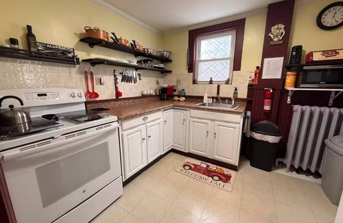 Saranac Lake Apartment | Cozy Woodsview Getaway – Walk to Town