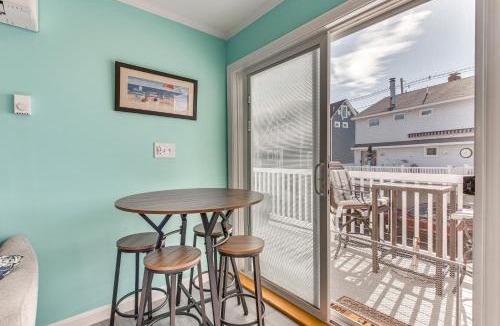 York Beach Apartment | Cozy York Studio w/Ocean View, Steps to Beach!