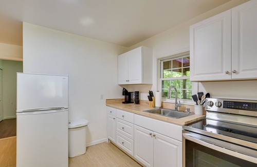 Monroe House | Creekside Hudson Valley Retreat ~ 4 Mi to Winery!