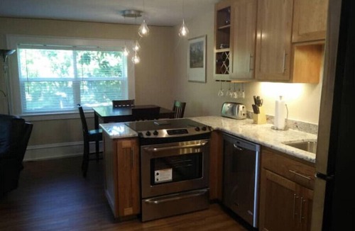 South Hills House | Crest View