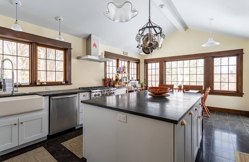West Stockbridge House | Crossbridge Main House - Vintage Charm & Unique Character