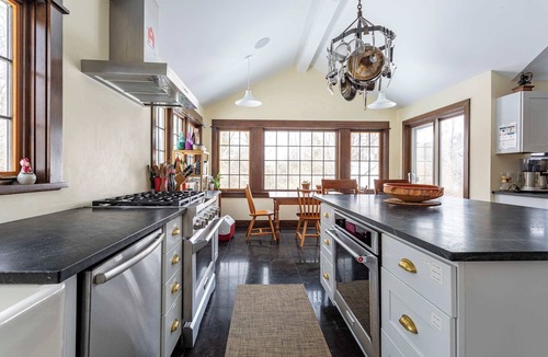 West Stockbridge House | Crossbridge Main House - Vintage Charm & Unique Character