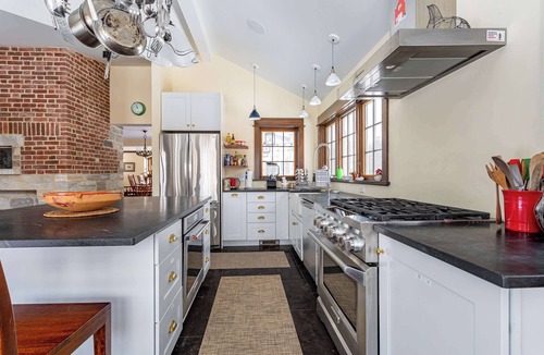 West Stockbridge House | Crossbridge Main House - Vintage Charm & Unique Character