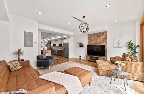 Crown Heights Apartment | Crown Terrace II by Rove Duplex w Outdoor Spaces