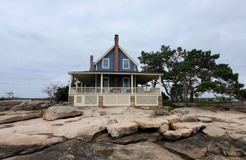 Branford House | CT Private Home on Belden Island