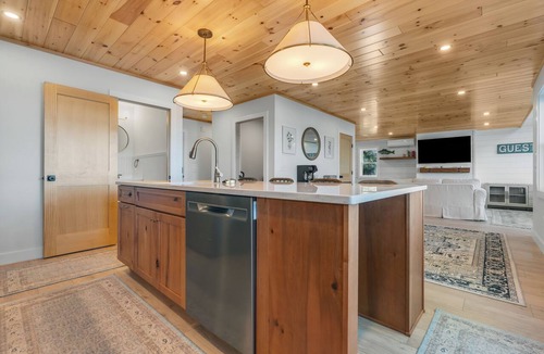 Shapleigh House | Custom 3 Bedroom Home on Square Pond