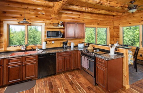 Twin Mountain Cabin | Custom Built Log Cabin Twin Mountain Bretton Woods Cannon Franconia 3 King beds