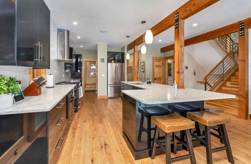 Meredith House | Custom Lake Winnisquam Home For 12