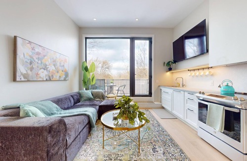Leslieville House | Custom Luxury Townhome on Eastern Avenue [10 minutes to Downtown Toronto]