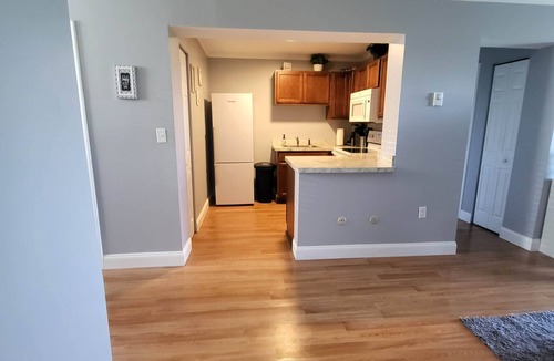 Weirs Beach House | Cute 2 Bdrm Condo walking distance to Weirs Beach