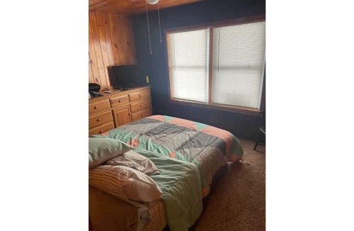 Jay Cabin | Cute 3 bedroom cabin with view of jay peak