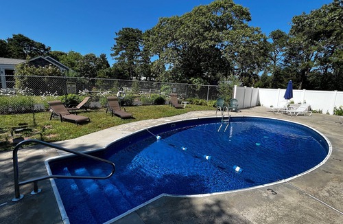 Eastham Cottage | Cute Cape Cottage with pond and pool