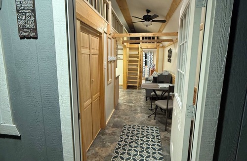 Madison House | Cute, comfy, clean, safe, quiet, welcoming community in Madison. Pet-friendly
