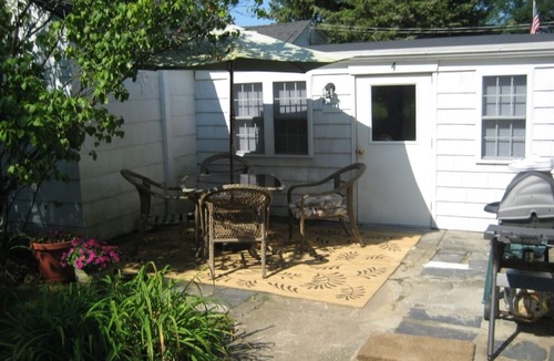 Southold Cottage | Cute Cottage Apartment Near town, beaches and vineyards