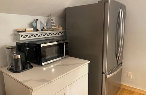 Northport Apartment | Cute Loft , Ideal Location to Bayside Camden and Belfast Day trip to Bar Harbor!