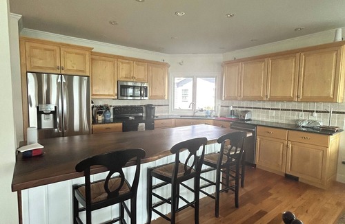 Canandaigua House | Dad's Cottage ★ Private waterfront plus 3 King suites★
